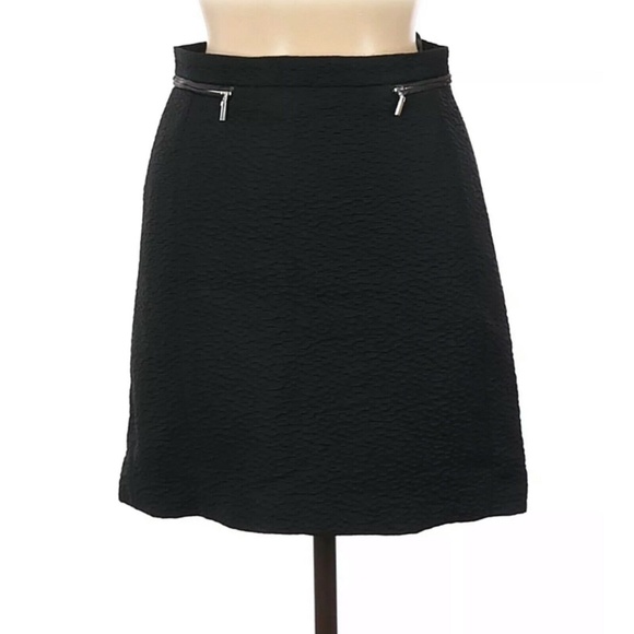 H&M Black Embossed Zipper A Line Mini Skirt - Picture 2 of 7